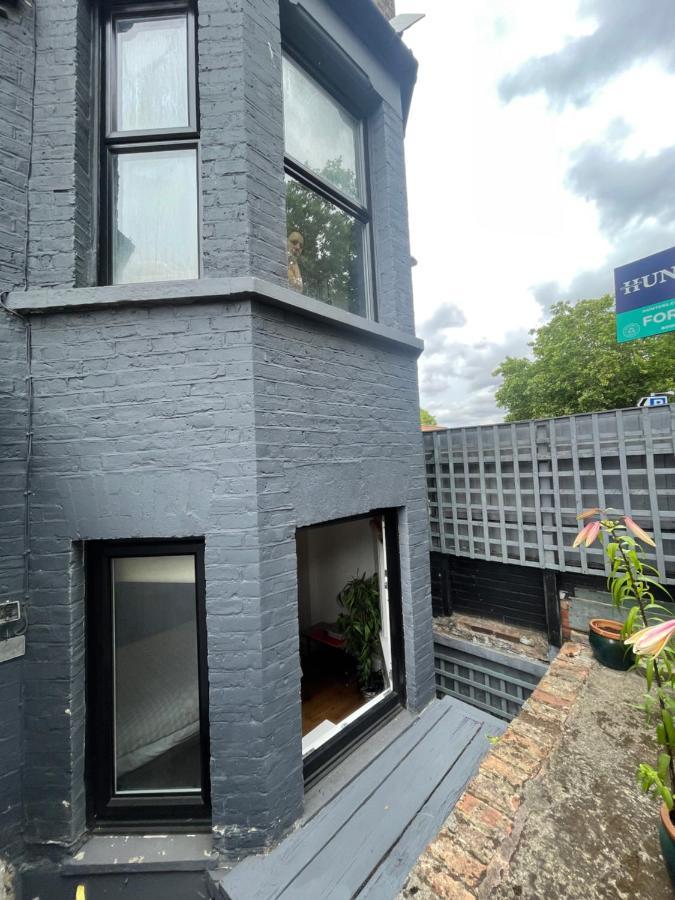 Апартаменты Modern Flat With King Bed, Garden & Outdoor Dining Лондон Экстерьер фото
